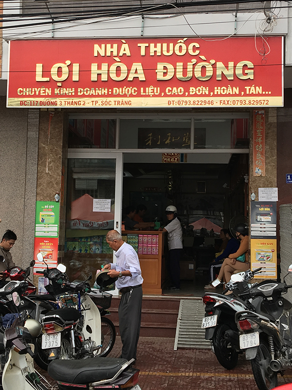 trang-tri-noi-that-nha-thuoc